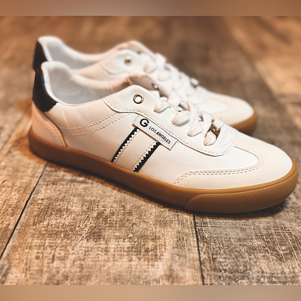 New White & Black Sneakers with Gum Sole Size 6.5 - Dress up or Dress down 💕